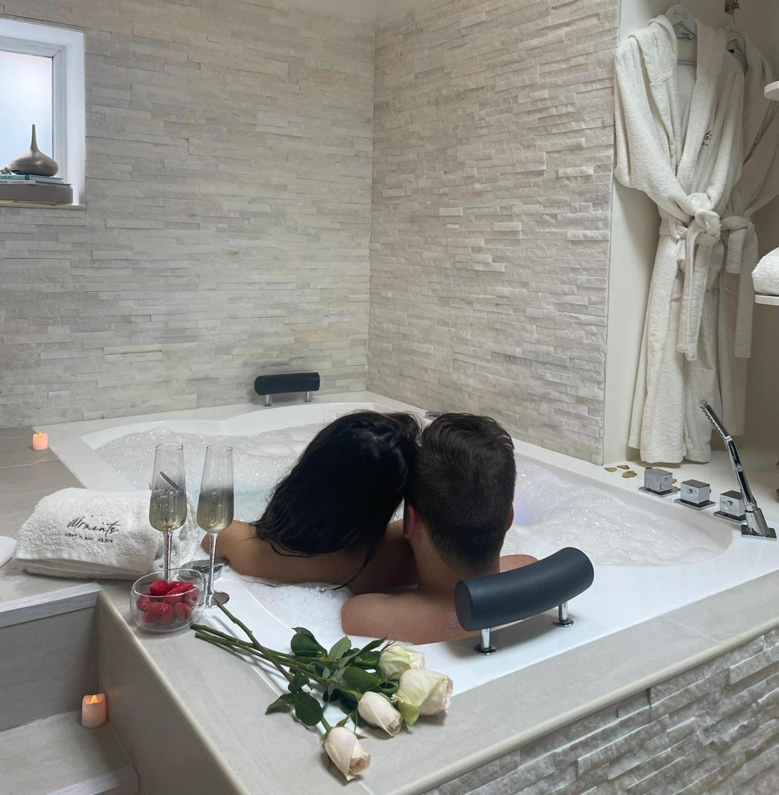 Moments Loft & Spa Paris Монтесон Экстерьер фото